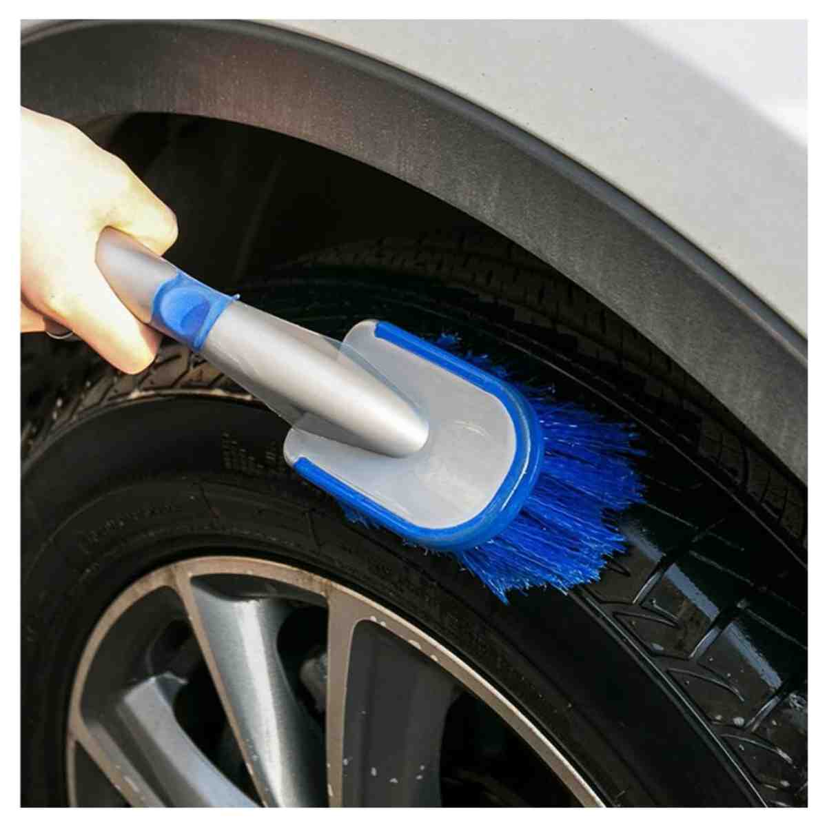 Fender Well Cleaning Brush – Short Handle for Tight Spaces